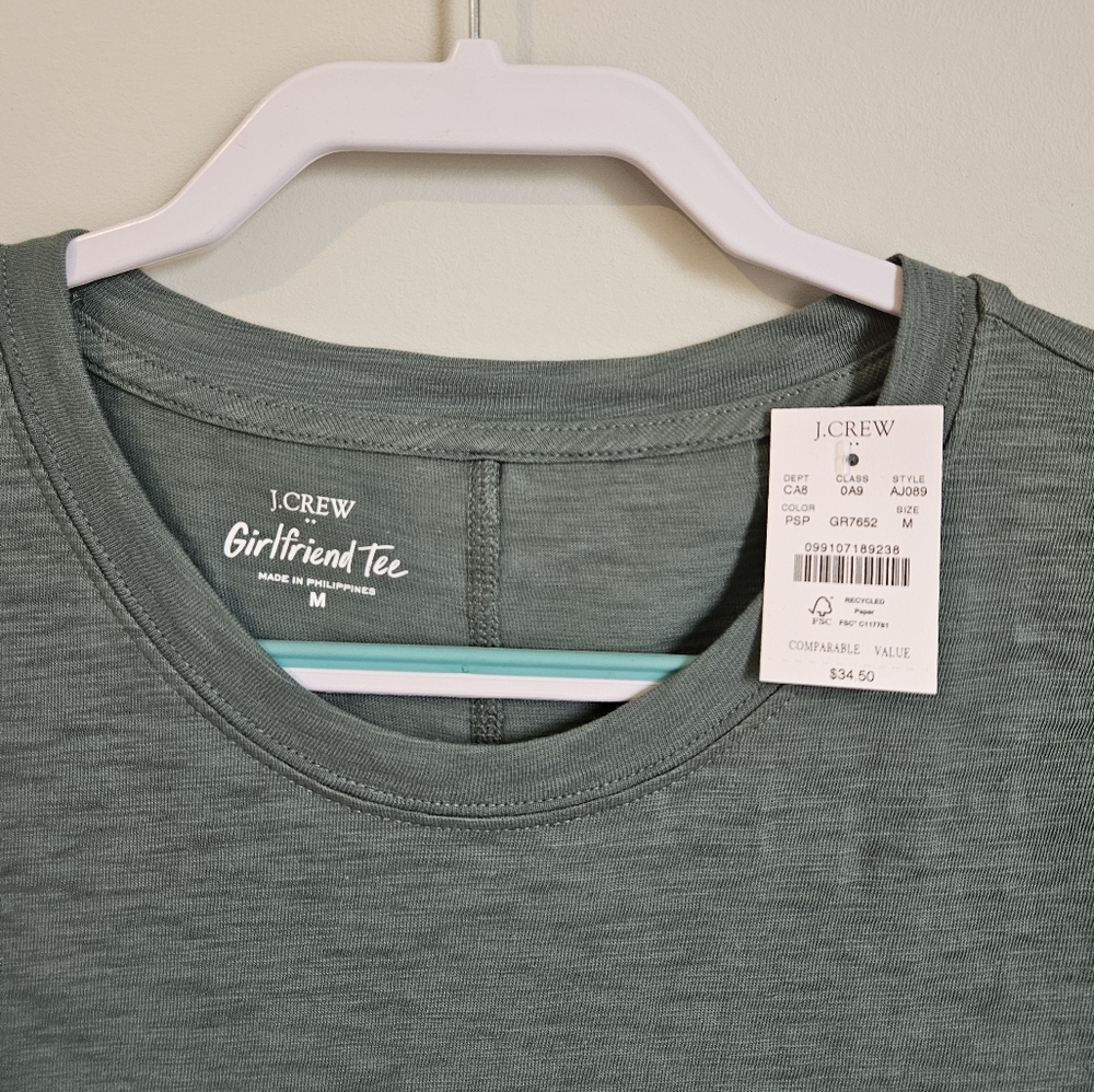 NWT J Crew Factory Girlfriend Tee Medium Green - Picture 3 of 3